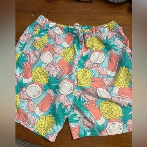 Men's Tropical Pineapple Print Swim Shorts M vineyard vines